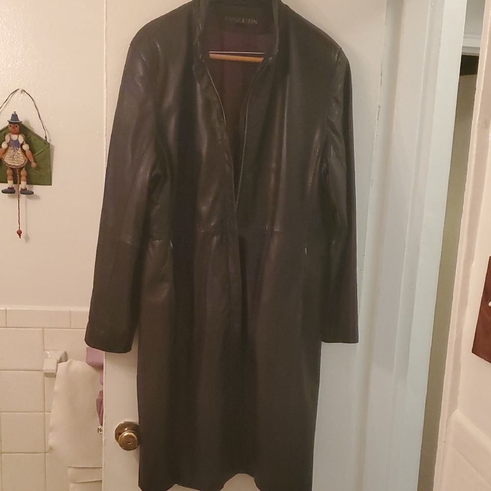 VINTAGE Anne Klein, Lamb Skin, Black Leather Midi Coat - Picture 3 of 6
